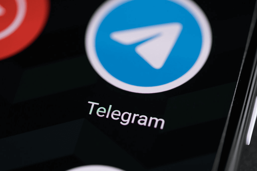 662bb66e07234a7982d45ddd_telegram art 1.png
